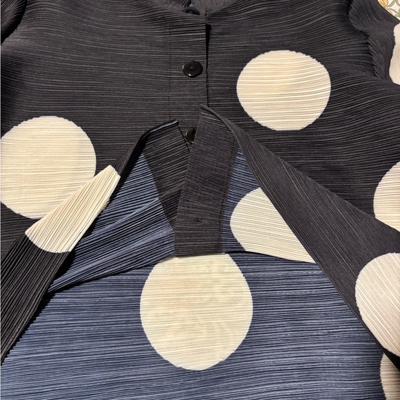 Neslay Black and Cream Polka Dot Accordion Material Jacket from Paris - Picture 10 of 11